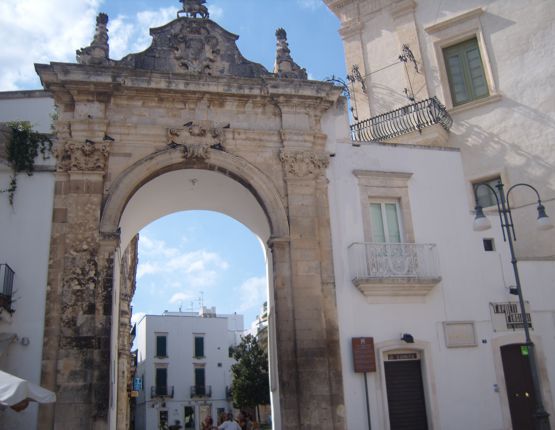 Expertise Apulia - Martina_Franca_TA_-_arco_di_S._Antonio