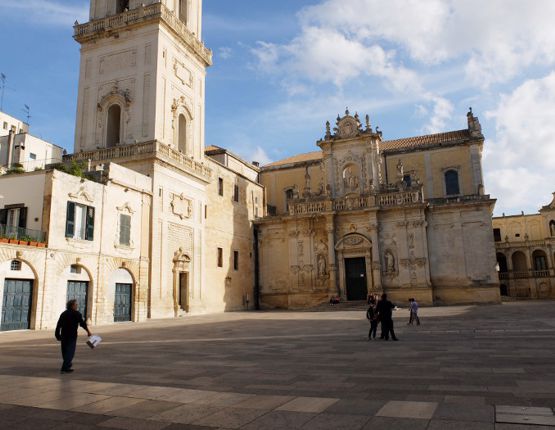 Expertise Apulia - Piazza-Duomo-Lecce